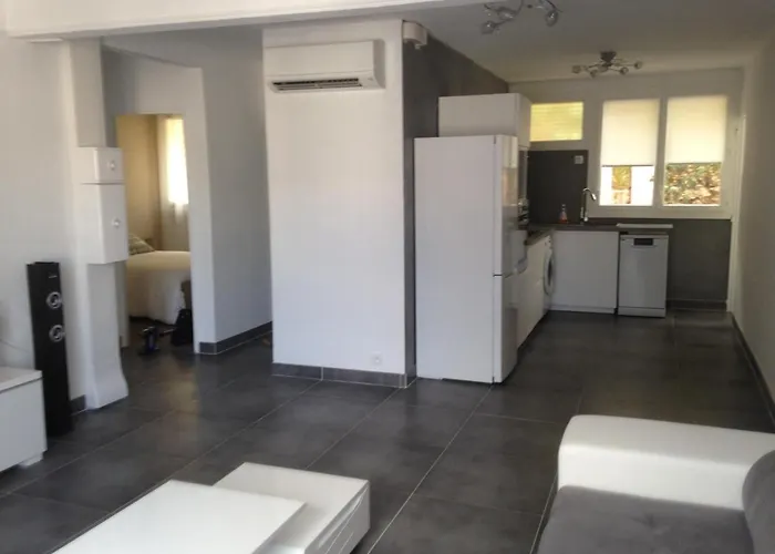 T3 Centre De Parking, Climatise, Wifi Cassis