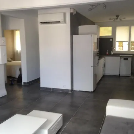 T3 Centre De Parking, Climatise, Wifi Cassis