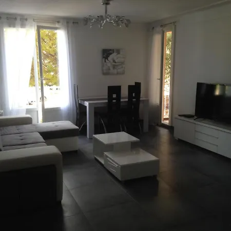 Daire T3 Centre De Parking, Climatise, Wifi